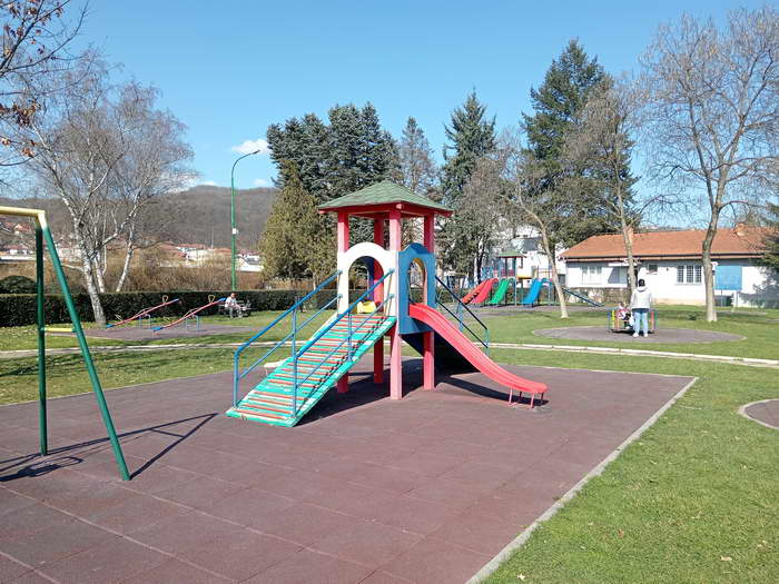 ��������